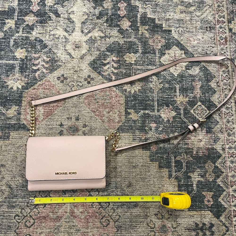 Michael Kors Jet Set Travel Multifunction Phone Crossbody Bag